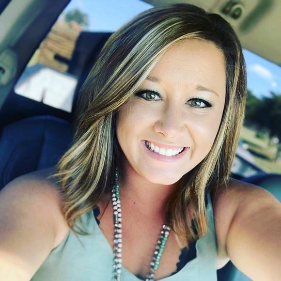 Meet your Posher, Nikki - Picture 1 of 1